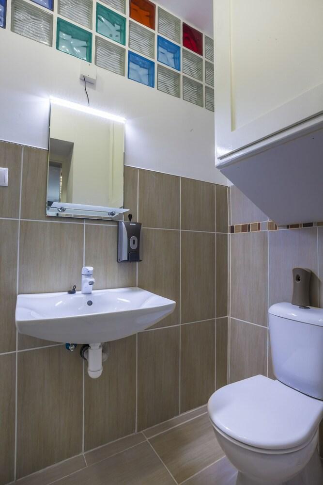 Luxury Air-Conditioned Rooms In Old Town Bratislava Esterno foto