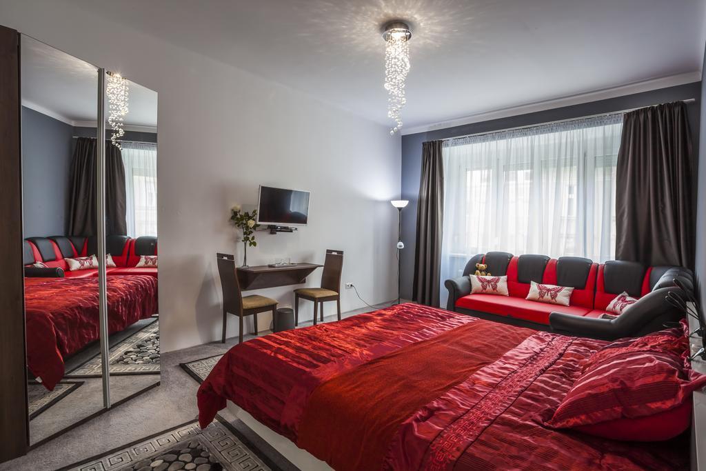 Luxury Air-Conditioned Rooms In Old Town Bratislava Esterno foto