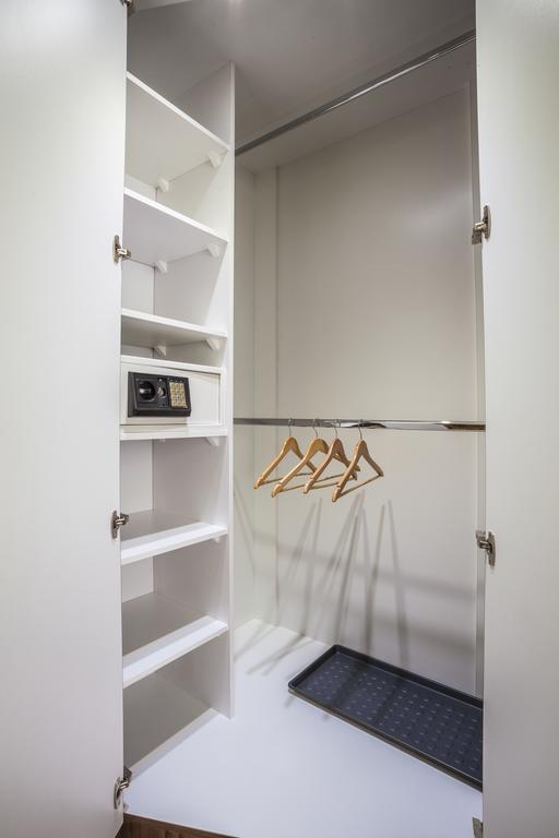 Luxury Air-Conditioned Rooms In Old Town Bratislava Esterno foto
