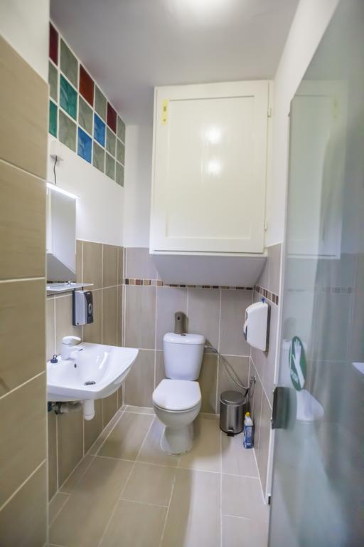 Luxury Air-Conditioned Rooms In Old Town Bratislava Esterno foto