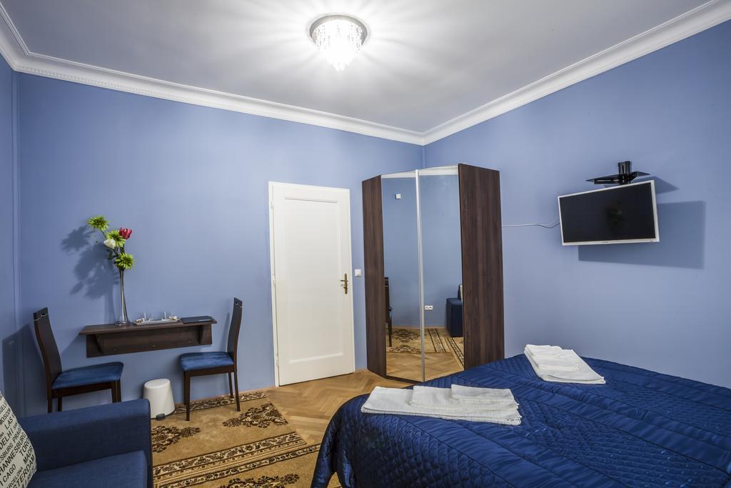 Luxury Air-Conditioned Rooms In Old Town Bratislava Esterno foto