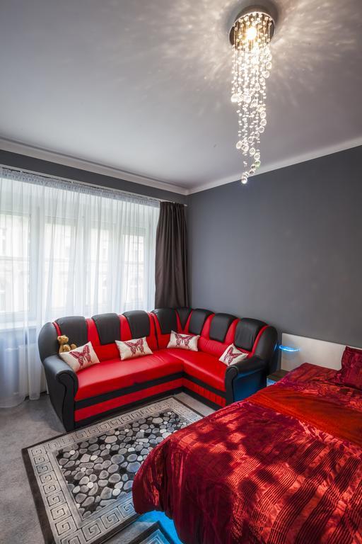 Luxury Air-Conditioned Rooms In Old Town Bratislava Esterno foto