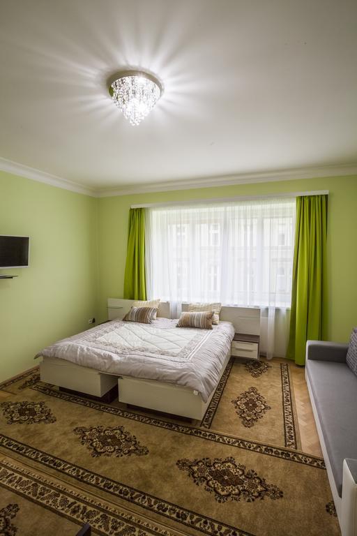 Luxury Air-Conditioned Rooms In Old Town Bratislava Esterno foto